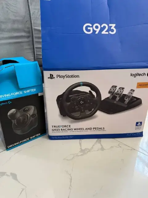 Руль с педалями Logitech G923 — Батуми — 750 ₾