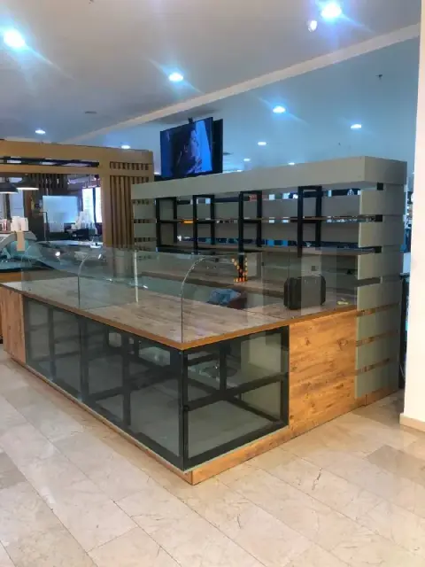 Стенд для продажи сладостей и кофе — Батуми — 3 800 ₾