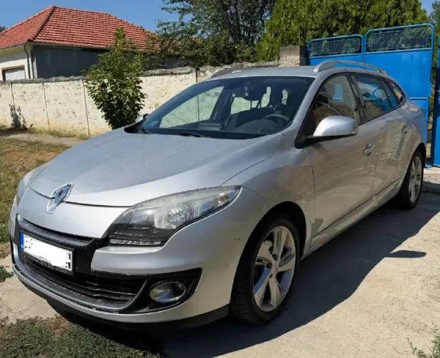 Renault Megane III Estate 2012 — Белград — 3 800 €