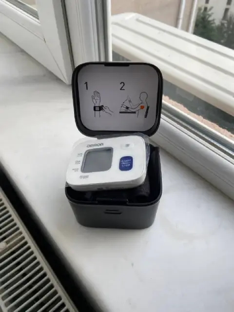 Тонометр на запястье Omron RS2 — Тбилиси — 60 ₾