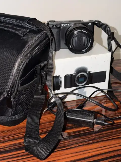 Sony ZV-E10 + 16–50mm OSS — Батуми — 1 500 ₾