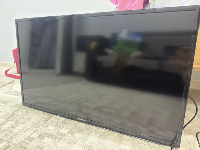 Samsung UA40EH5300R — Батуми — 150 ₾