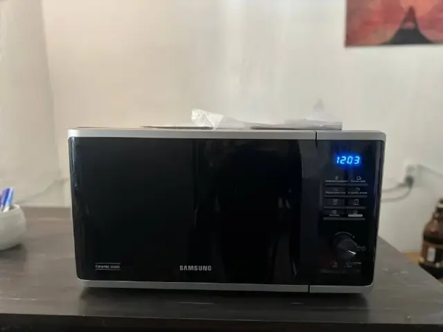 Микроволновая печь с грилью SAMSUNG MG23K3515 — Tbilisi — 190 ₾