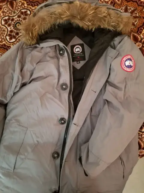 Куртка пуховик из Канады — Батуми — 80 ₾