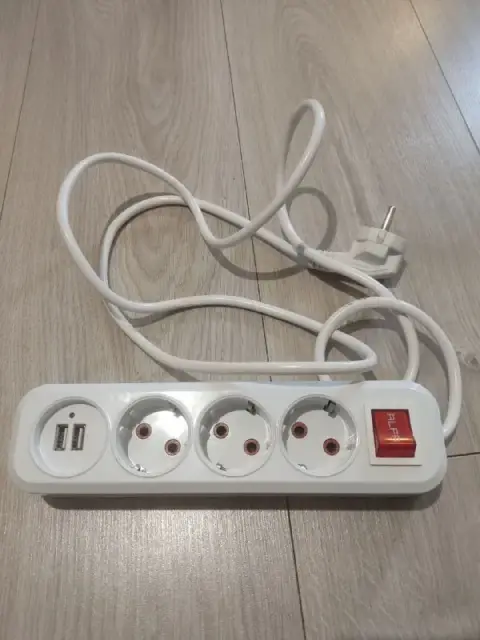 Удлинитель 3 розетки + 2 usb — Тбилиси — 8 ₾