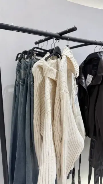 Бомбер / куртка H&M — Батуми — 20 ₾