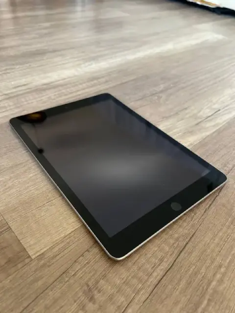 IPad 5th generation 32 Gb — Tbilisi — 150 ₾