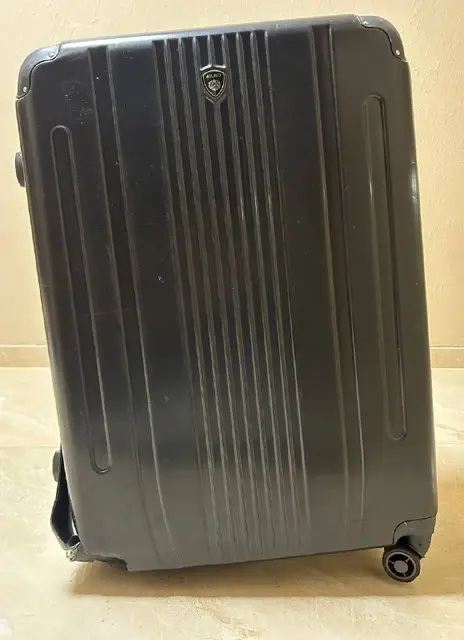 Чёрный чемодан Aolard пластиковый XL — Батуми — 55 ₾