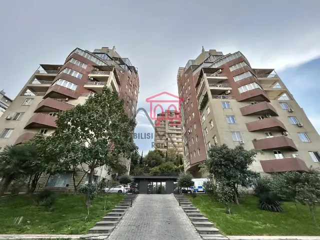 Сдается просторная квартира в Ваке — Тбилиси — 1 700 $