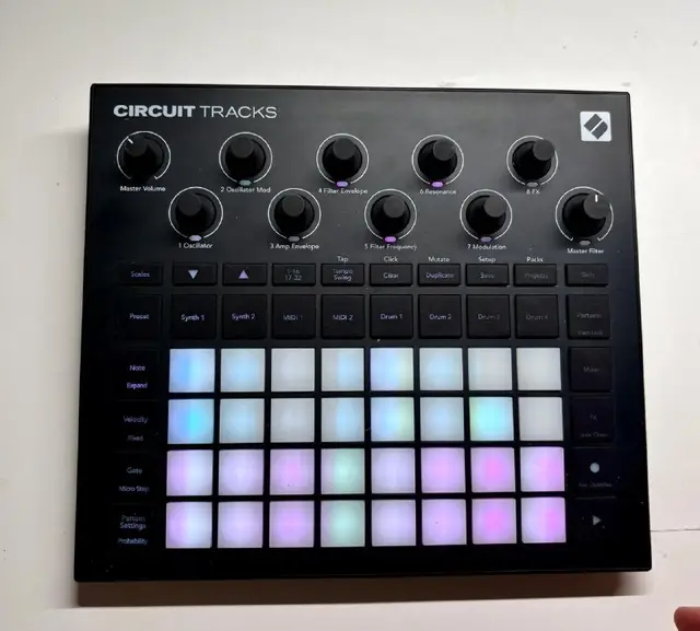 Грувбокс Novation Cirtuit Tracks — Тбилиси — 800 ₾
