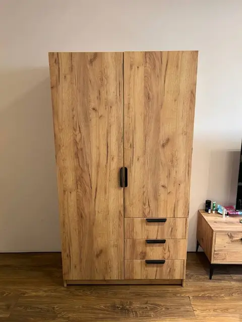 Шкаф — Батуми — 400 ₾
