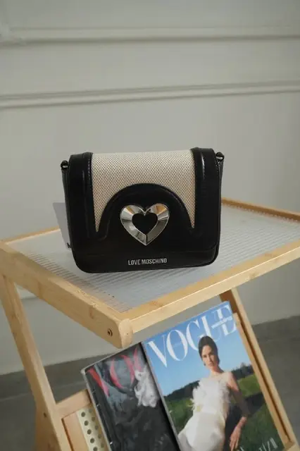LOVE MOSCHINO — Тбилиси — 279 ₾