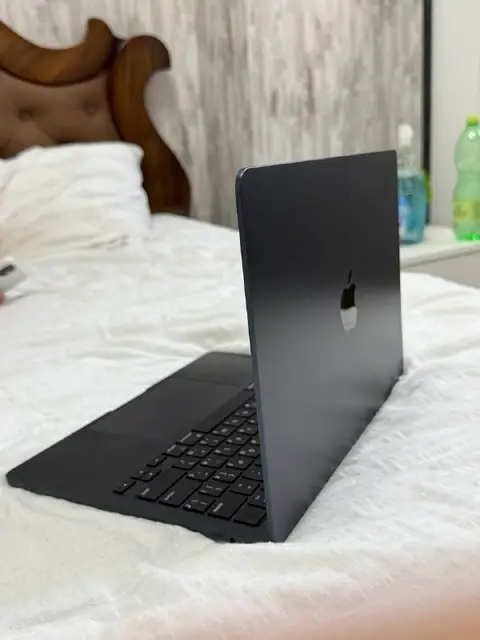 MacBook Air 13 | 2022 — Батуми — 2 000 ₾