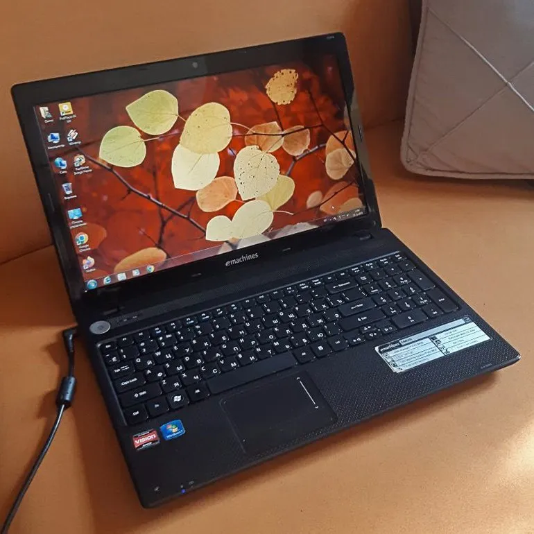 Ноутбук laptop Acer eMachines E642G
