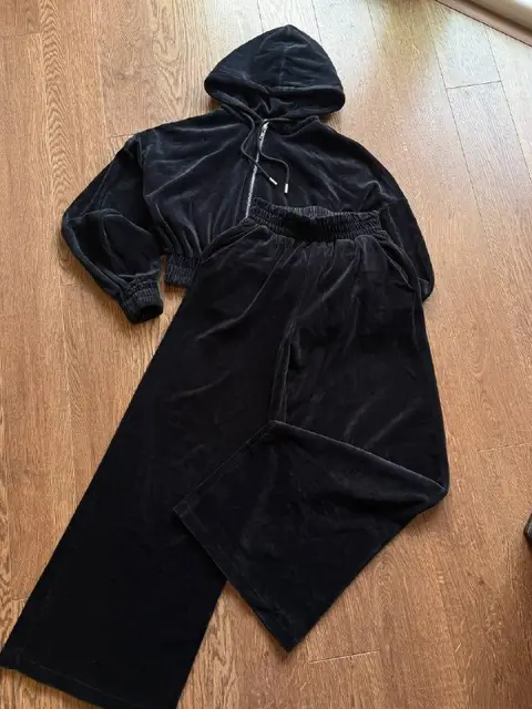 Женский велюровый костюм — Тбилиси — 79 ₾