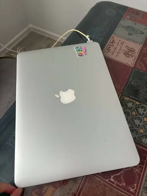 Macbook 2015 — Батуми — 150 ₾