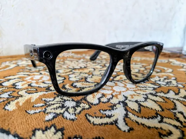 Ray-Ban Meta Wayfarer (Gen 2) Shiny Black + Transitions Graphite Green — Ереван — 200 000 ֏