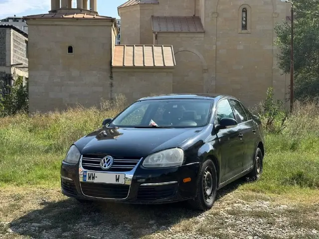 VW Jetta 5 с двигателем 2.5 л — Тбилиси — 1 490 $