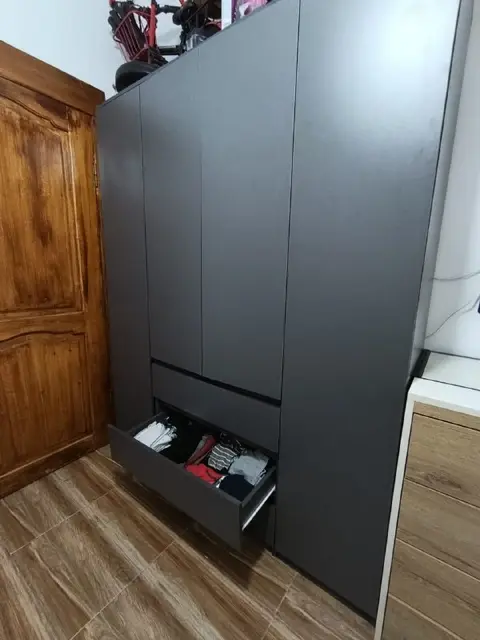 Большой шкаф — Батуми — 500 ₾