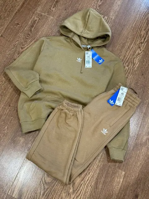 Женский костюм Adidas — Тбилиси — 149 ₾