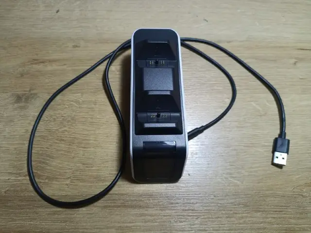 Зарядная станция для двух геймпадов PS5 (DualSense) — Батуми — 25 ₾
