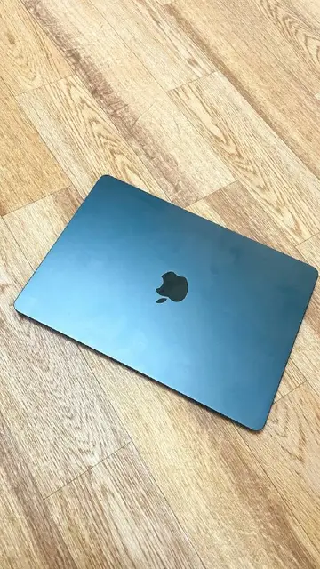 Macbook air 13 m² 16/512 — Минск — 2 900 Br