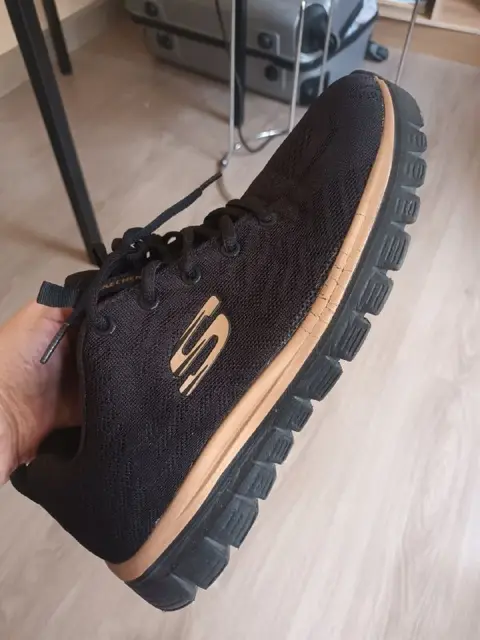 Женские фирменные кроссовки Skechers — Батуми