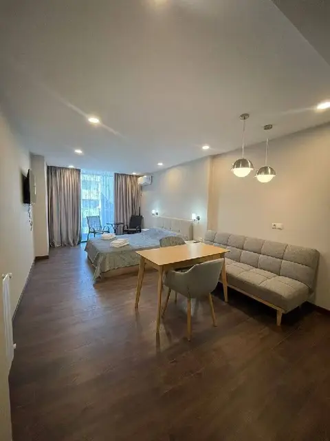 Сдается студия 42 кв. м. — Батуми — 450 $