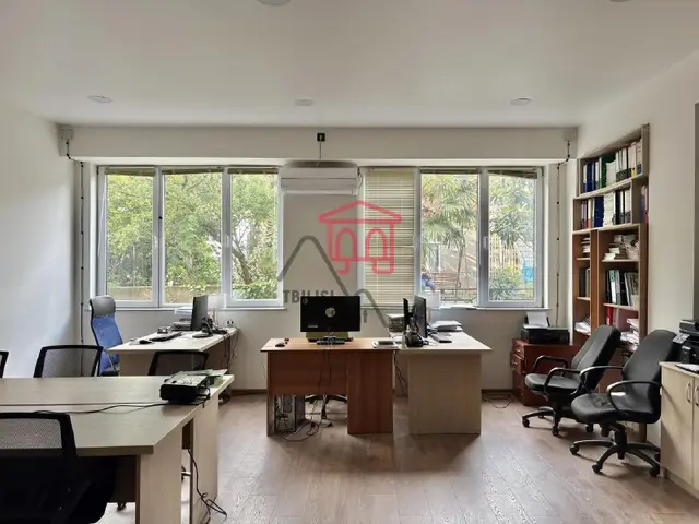 Коммерческое помещение под офис на Руставели — Тбилиси — 1 500 $