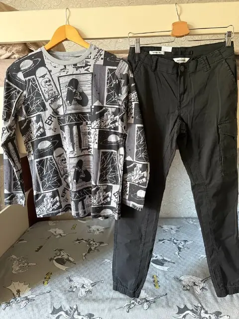 Лонгслив с классным принтом — Батуми — 35 ₾