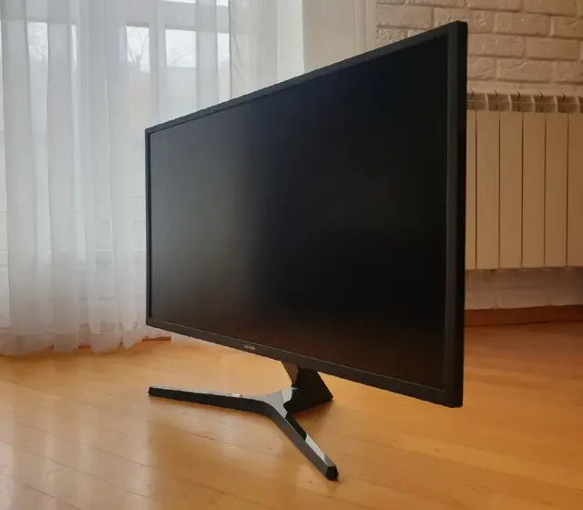 4K мониторы 3 штуки — Батуми — 850 ₾