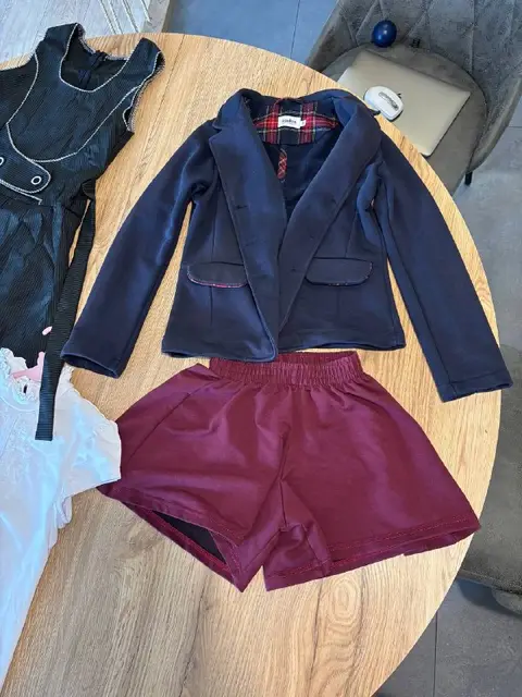 Комплект одежды для школы 7-8 лет — Батуми — 70 ₾