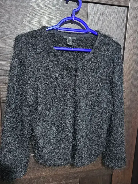 Чёрный пушистый кардиган от H&M — Тбилиси — 80 ₾