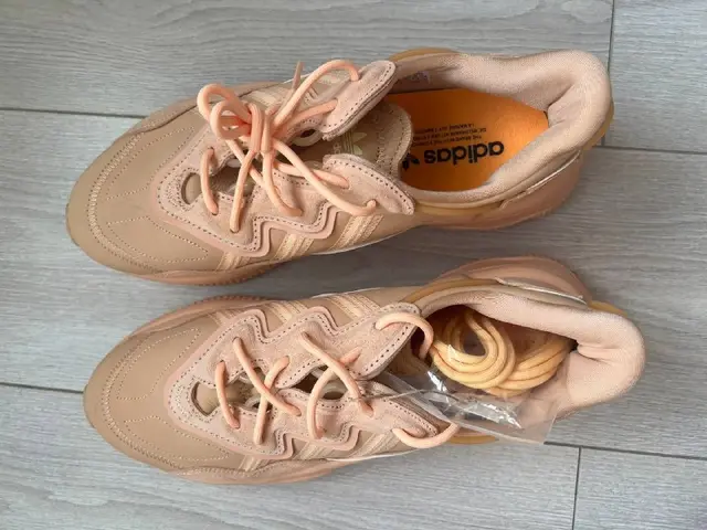 Adidas Ozweego Glow Orange — Батуми — 270 ₾