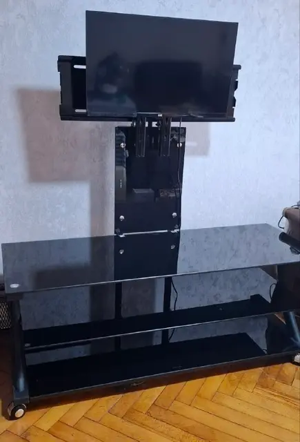 Полка с кронштейном — Батуми — 50 ₾