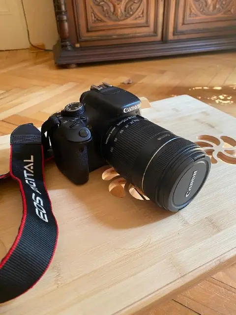 Фотоаппарат Canon Eos 600D + объектив EF-S 18-135 мм — Тбилиси — 650 ₾