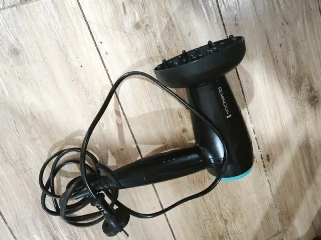 Фен Remington D1500 On The Go — Батуми — 20 ₾