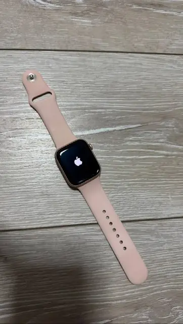 Серия 5 44 мм Rose gold — Анталия — 5 000 ₺