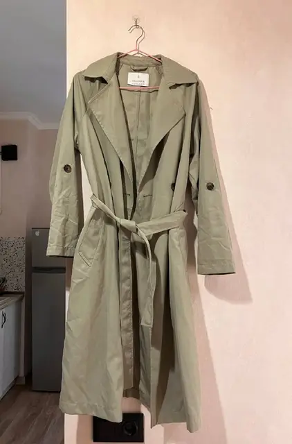 Тренч из Stradivarius — Тбилиси — 100 ₾