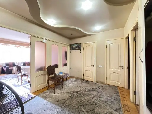 3 սենյականոց բնակարան — Ереван — 380 000 ֏
