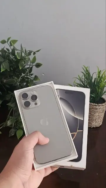 Iphone 16 pro max 256gb esim — Батуми — 2 300 ₾