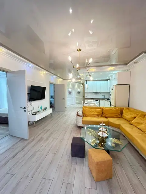 3-х комнатная квартира — Батуми — 1 200 $