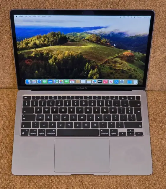 MacBook Air 13 inch 2020 M1 Chipset — Батуми — 1 400 ₾
