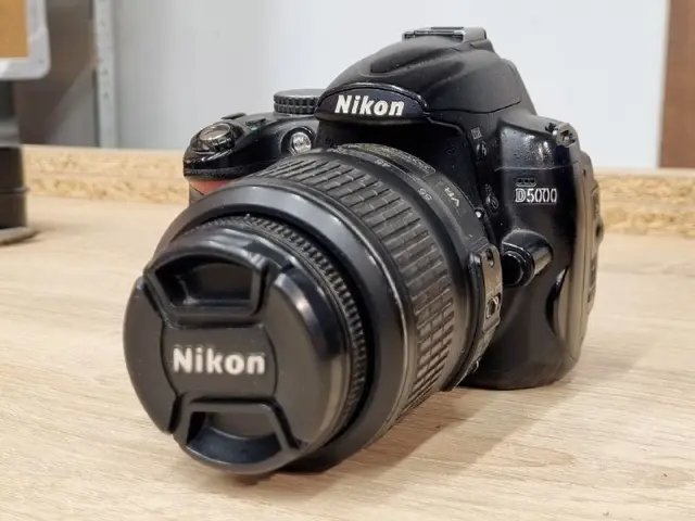 Nikon D5000 + 18–55mm f/3.5–5.6 — Тбилиси — 400 ₾
