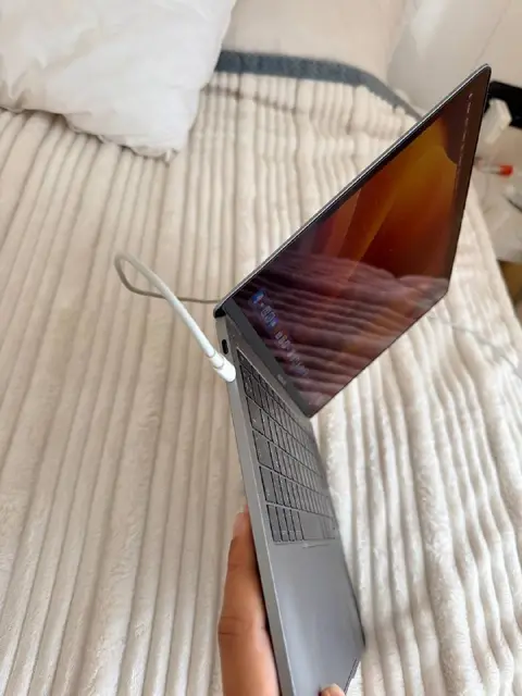MACBOOK PRO 2017 250гб — Батуми — 390 ₾