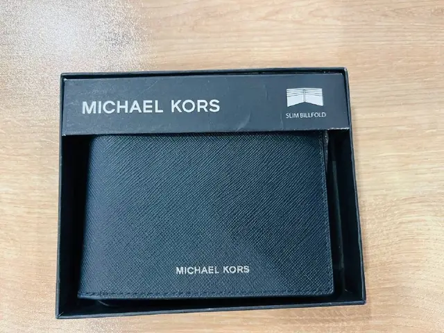 Оригинальный бумажник новый Michael Kors — Ереван — 10 000 ֏