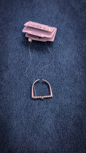 Изящное кольцо с фианитом — Тбилиси — 80 ₾