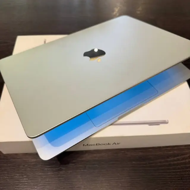 MacBook Air 13 M5 16/512Gb Silver — Батуми — 3 600 ₾