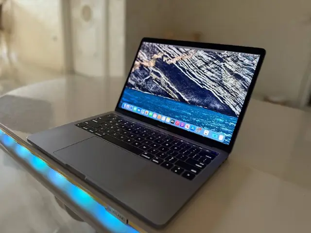 MacBook Pro 13 A1706 — Батуми — 900 ₾
