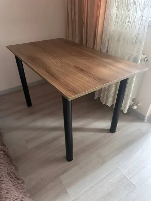 Компьютерный стол — Батуми — 50 ₾